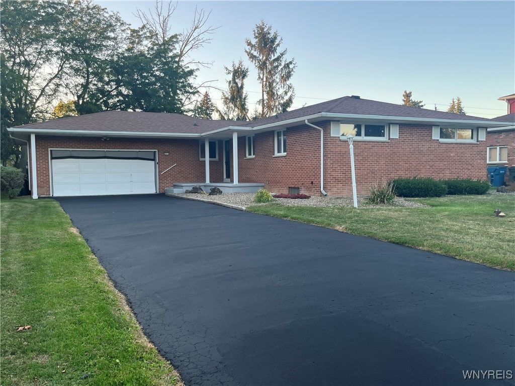 2010 Juron Drive, Niagara Falls, NY 14304 Main Photo