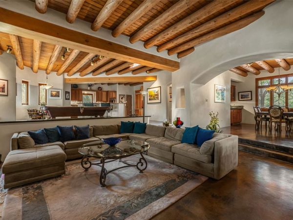 4 Astor Circle, Santa Fe, NM 87506