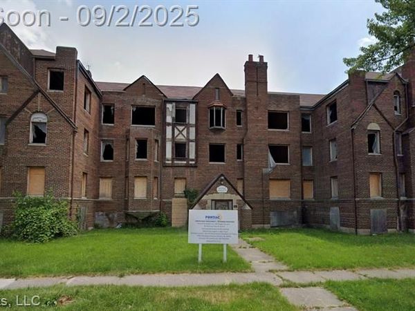 94 Dwight Avenue, Pontiac, MI 48341