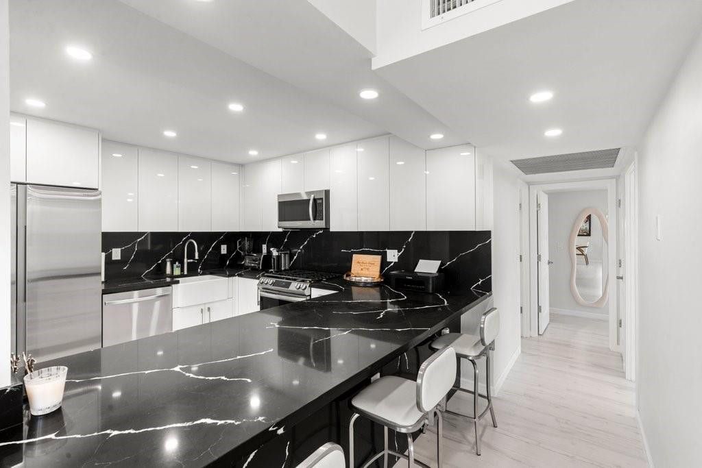 2030 S Ocean Drive, Unit 1407, Hallandale Beach, FL 33009 Photo