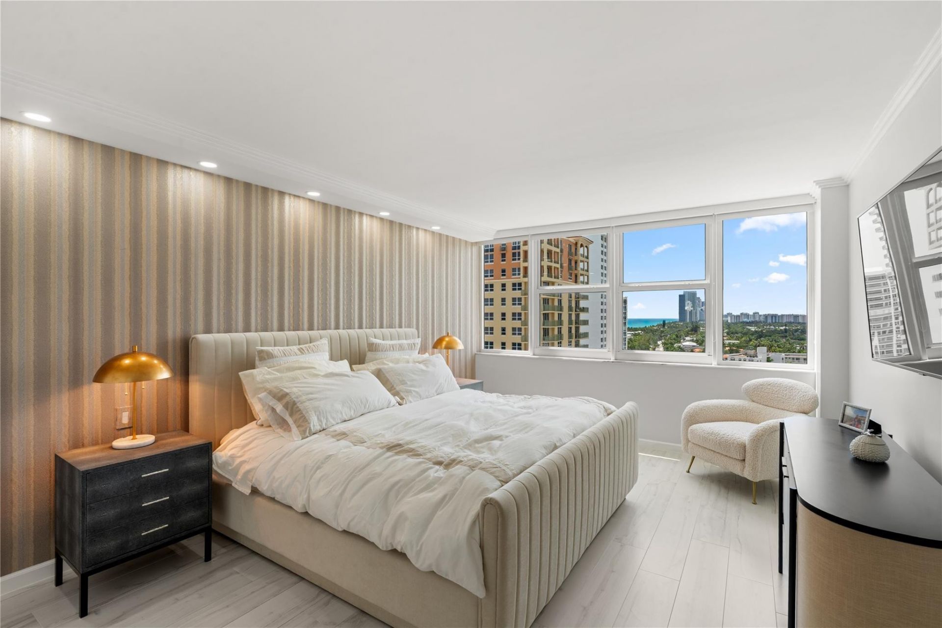 2030 S Ocean Drive, Unit 1407, Hallandale Beach, FL 33009 Photo