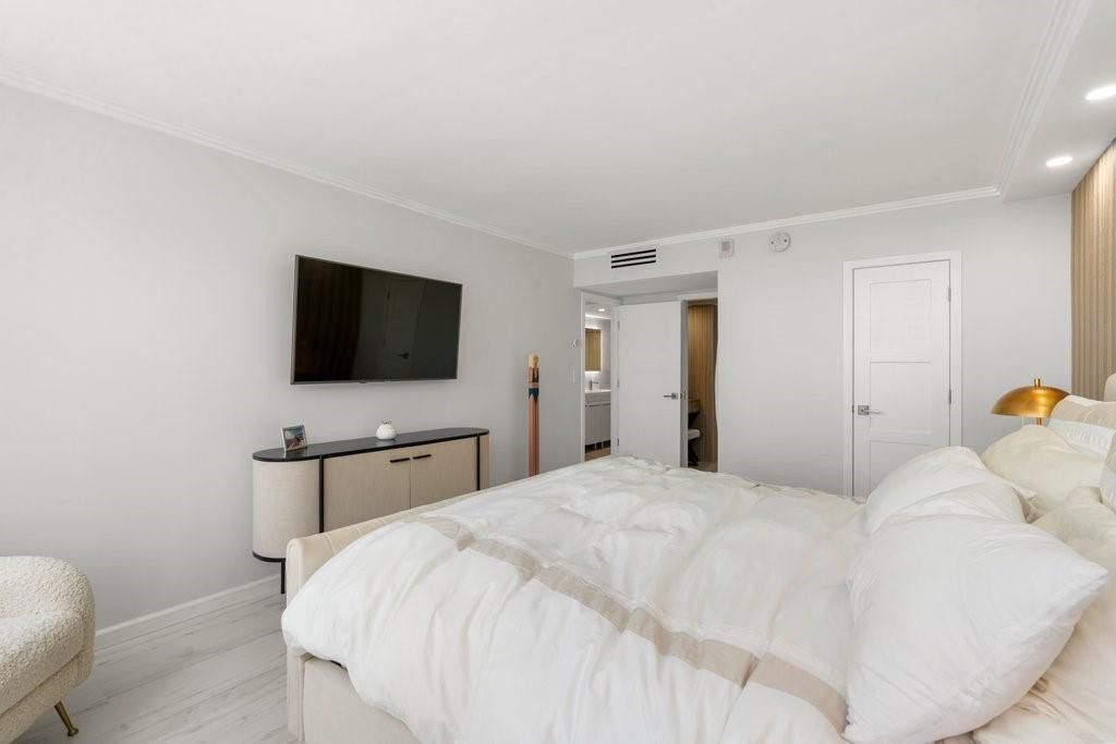 2030 S Ocean Drive, Unit 1407, Hallandale Beach, FL 33009 Photo