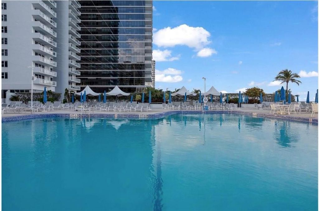 2030 S Ocean Drive, Unit 1407, Hallandale Beach, FL 33009 Photo