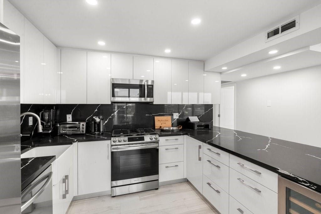 2030 S Ocean Drive, Unit 1407, Hallandale Beach, FL 33009 Photo