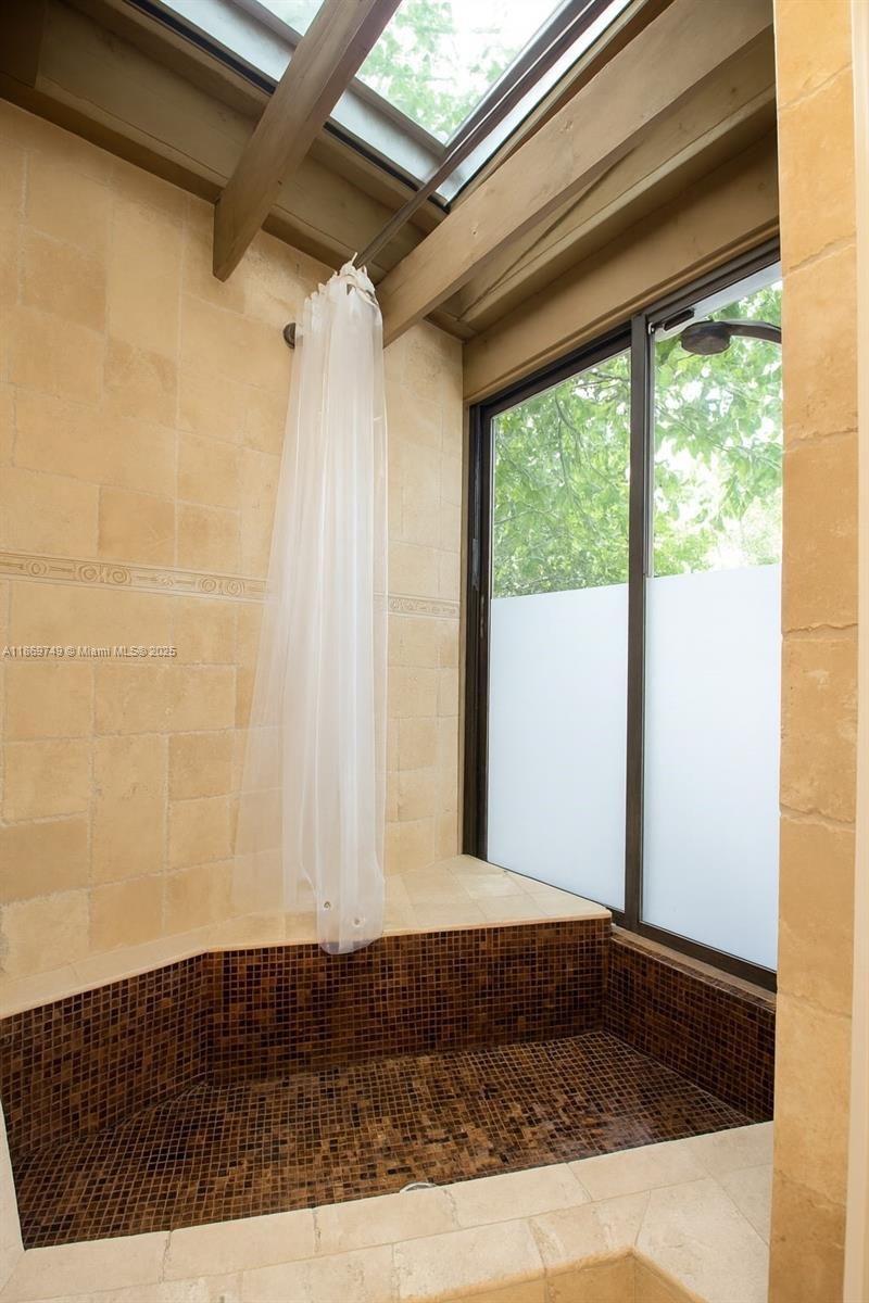 3164 Center St, Miami, FL 33133 Photo