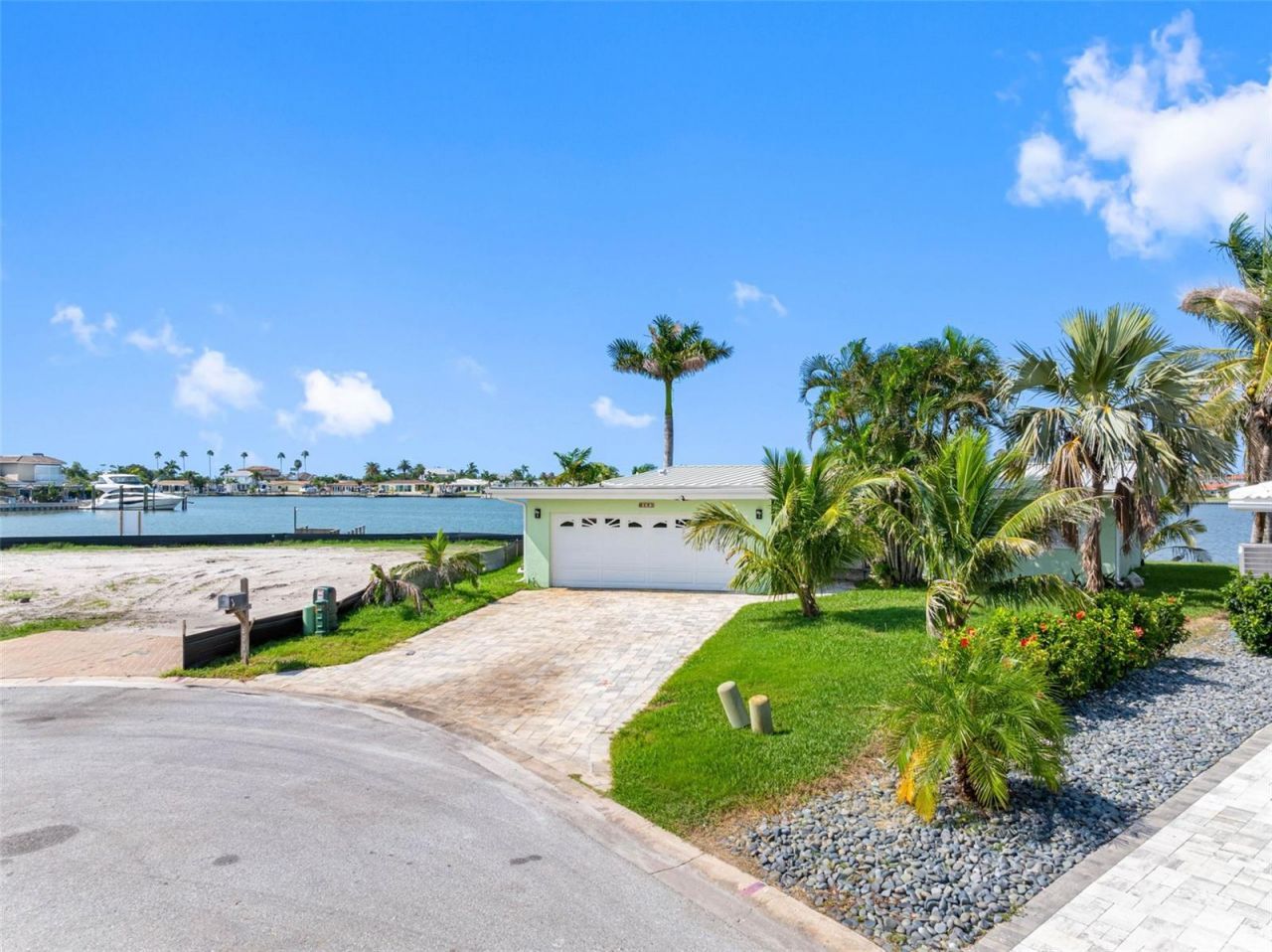 493 Bath Club Boulevard N, North Redington Beach, FL 33708 Photo