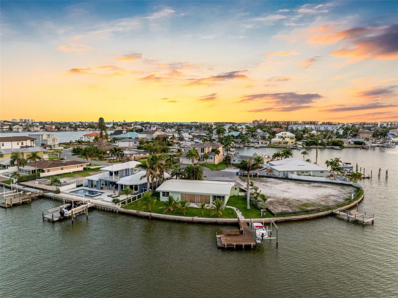 493 Bath Club Boulevard N, North Redington Beach, FL 33708 Photo