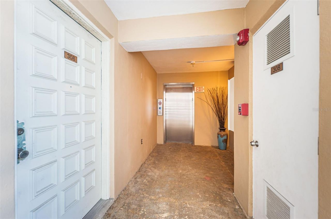 700 Beach Drive Ne, Unit 308, Saint Petersburg, FL 33701 Photo