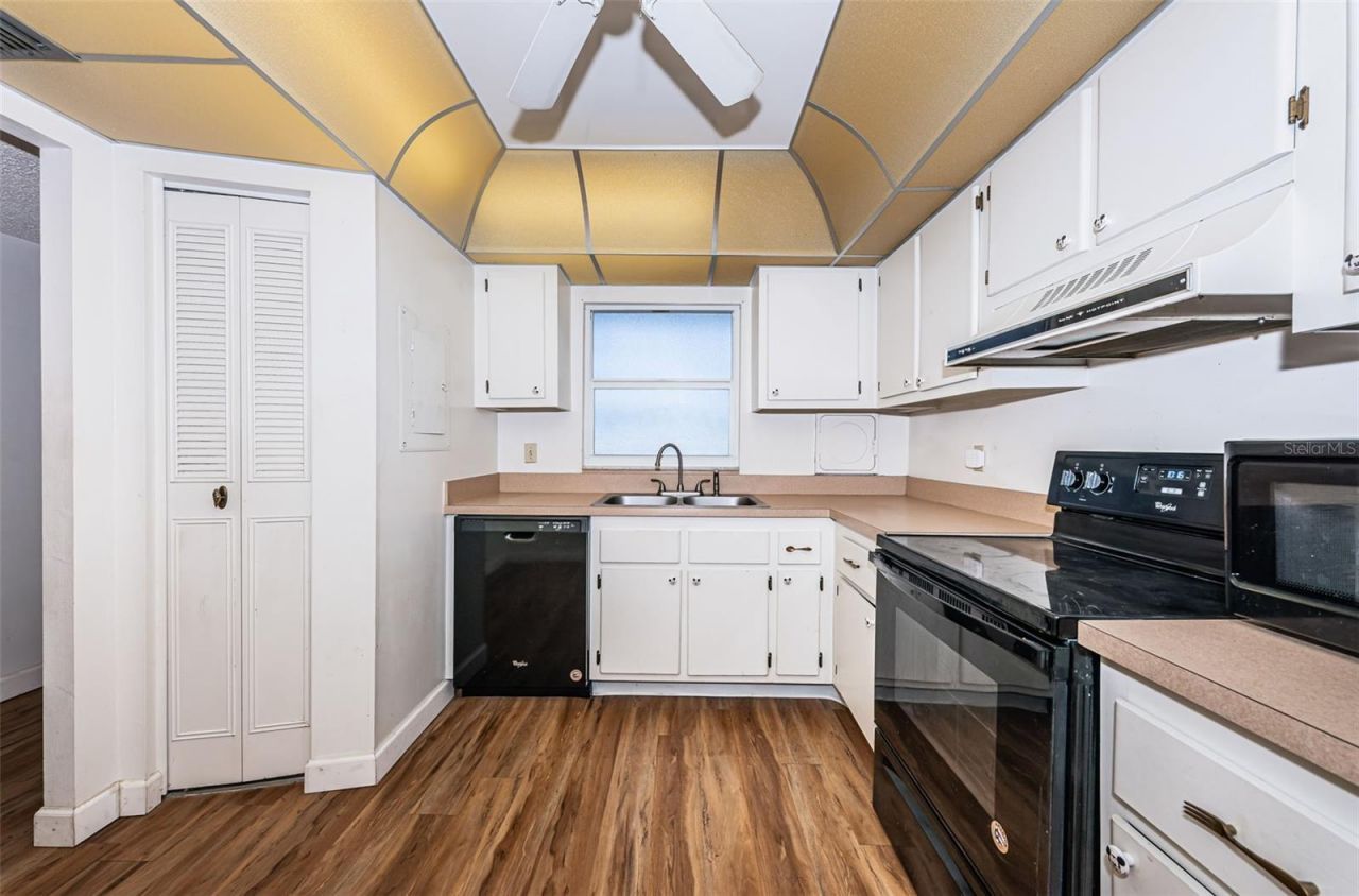 700 Beach Drive Ne, Unit 308, Saint Petersburg, FL 33701 Photo