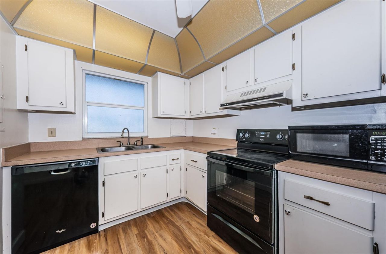 700 Beach Drive Ne, Unit 308, Saint Petersburg, FL 33701 Photo