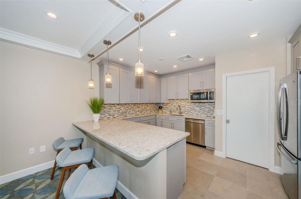 700 Beach Drive Ne, Unit 308, Saint Petersburg, FL 33701 Photo