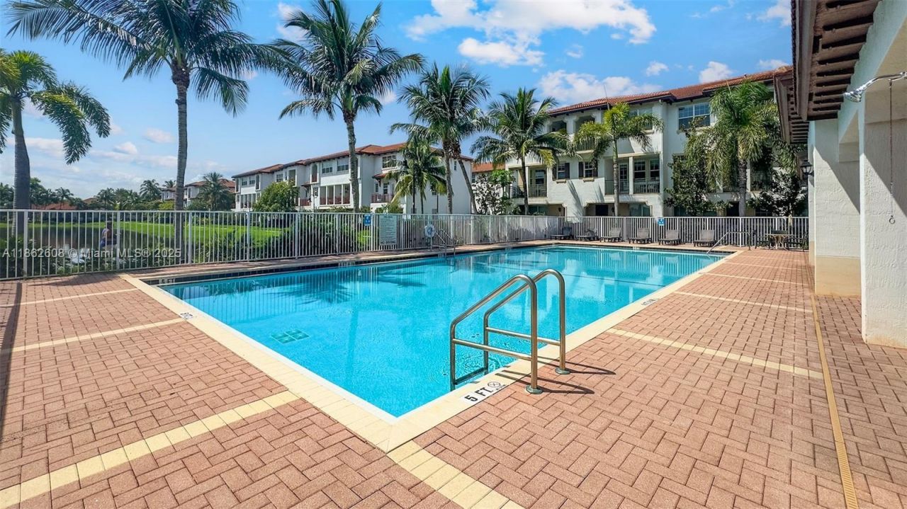 2547 SW 119th Ter, Miramar, FL 33025 Photo