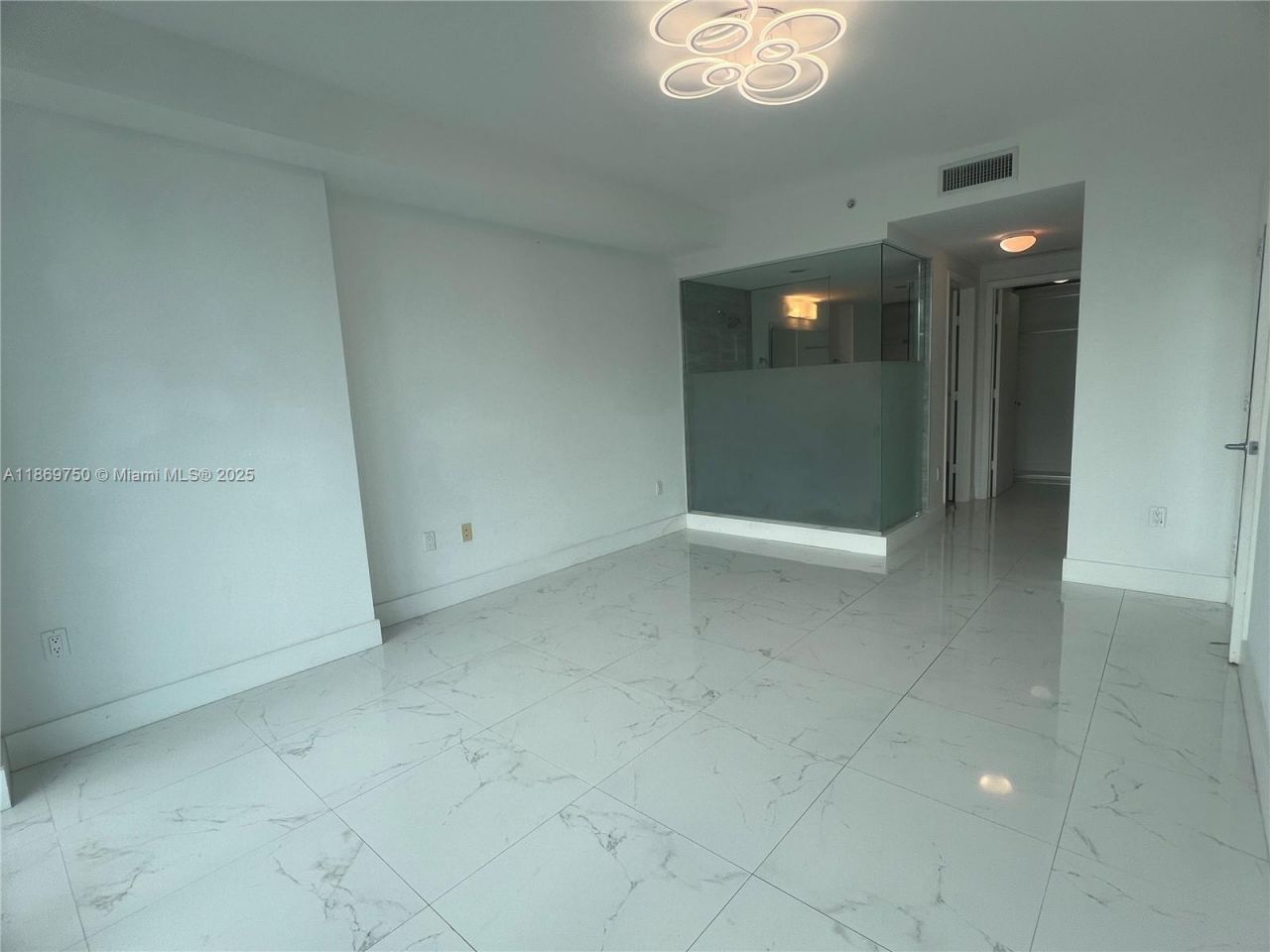 92 SW 3rd St, Unit 3803, Miami, FL 33130 Photo