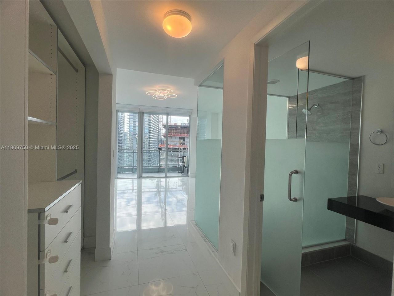 92 SW 3rd St, Unit 3803, Miami, FL 33130 Photo