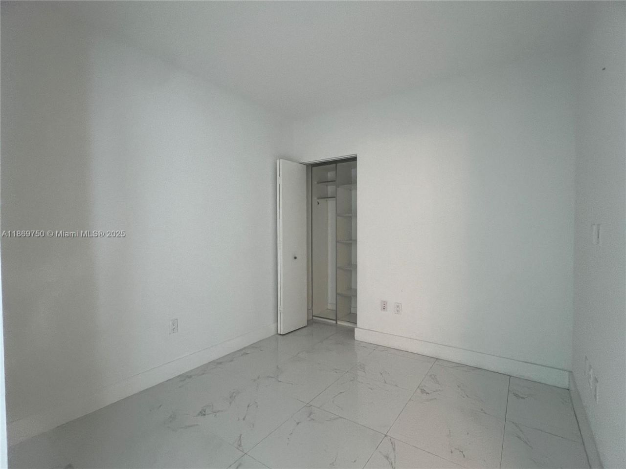 92 SW 3rd St, Unit 3803, Miami, FL 33130 Photo