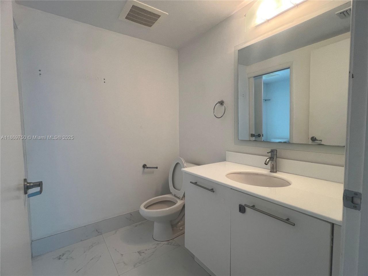 92 SW 3rd St, Unit 3803, Miami, FL 33130 Photo
