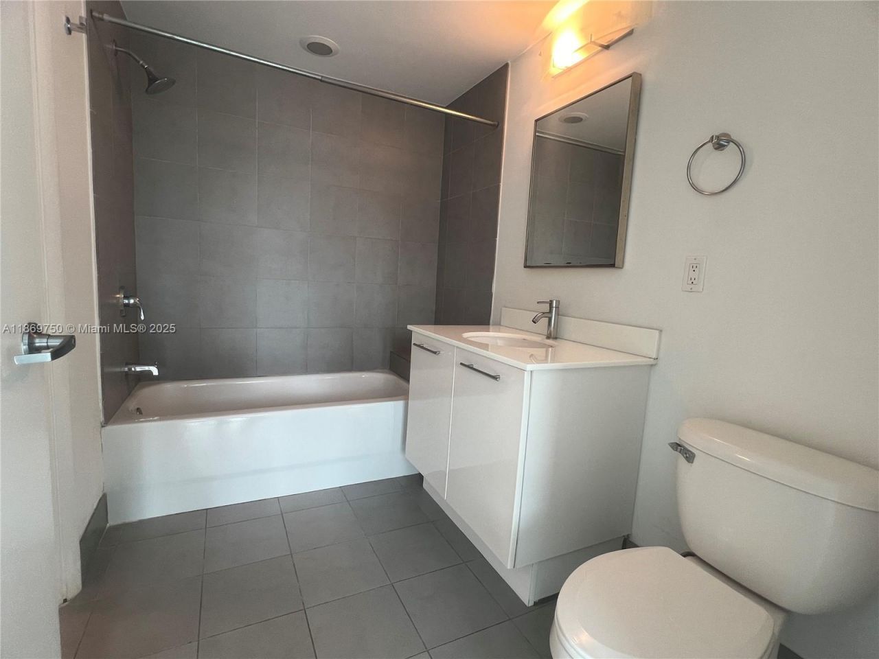 92 SW 3rd St, Unit 3803, Miami, FL 33130 Photo