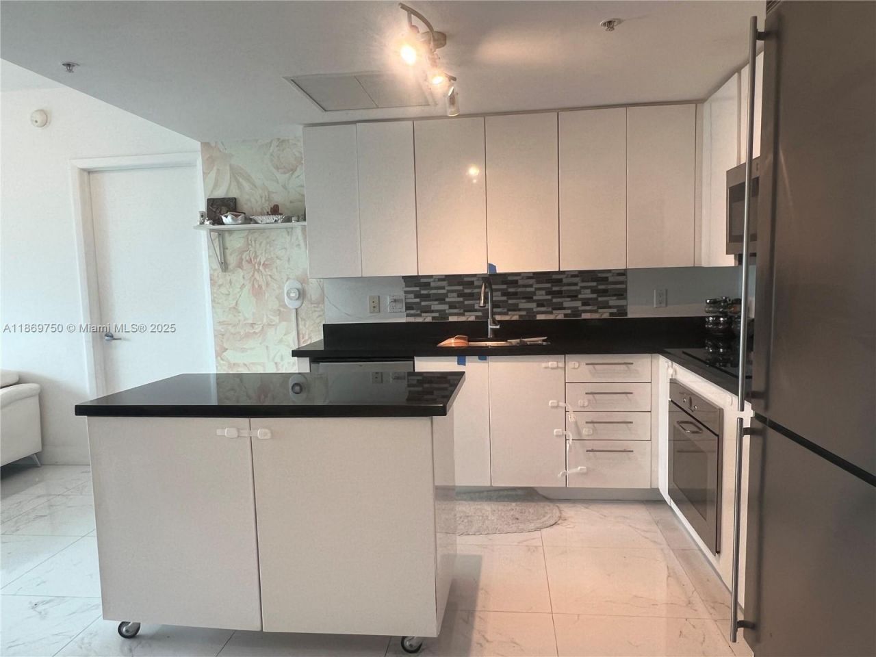 92 SW 3rd St, Unit 3803, Miami, FL 33130 Photo