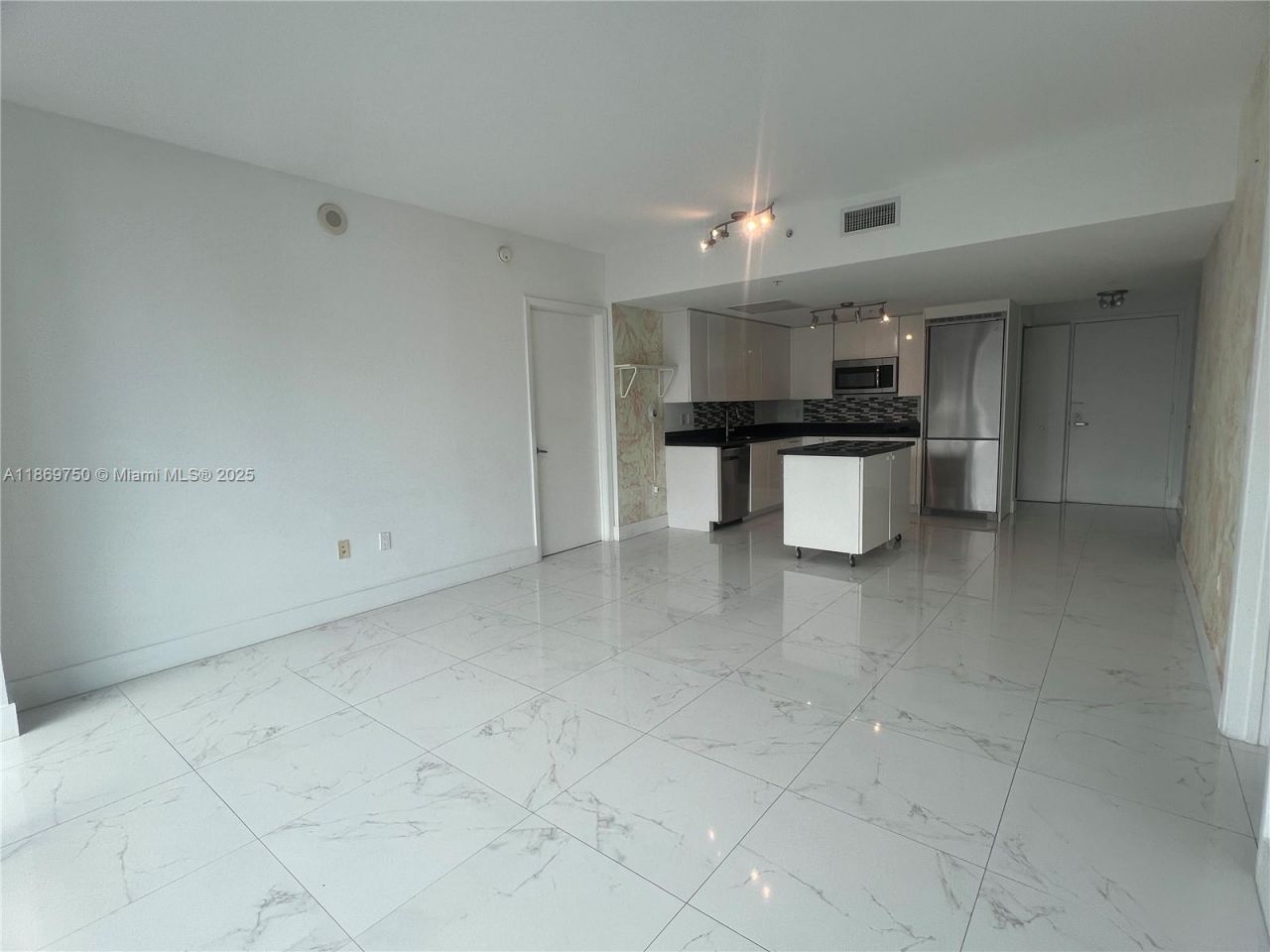 92 SW 3rd St, Unit 3803, Miami, FL 33130 Photo