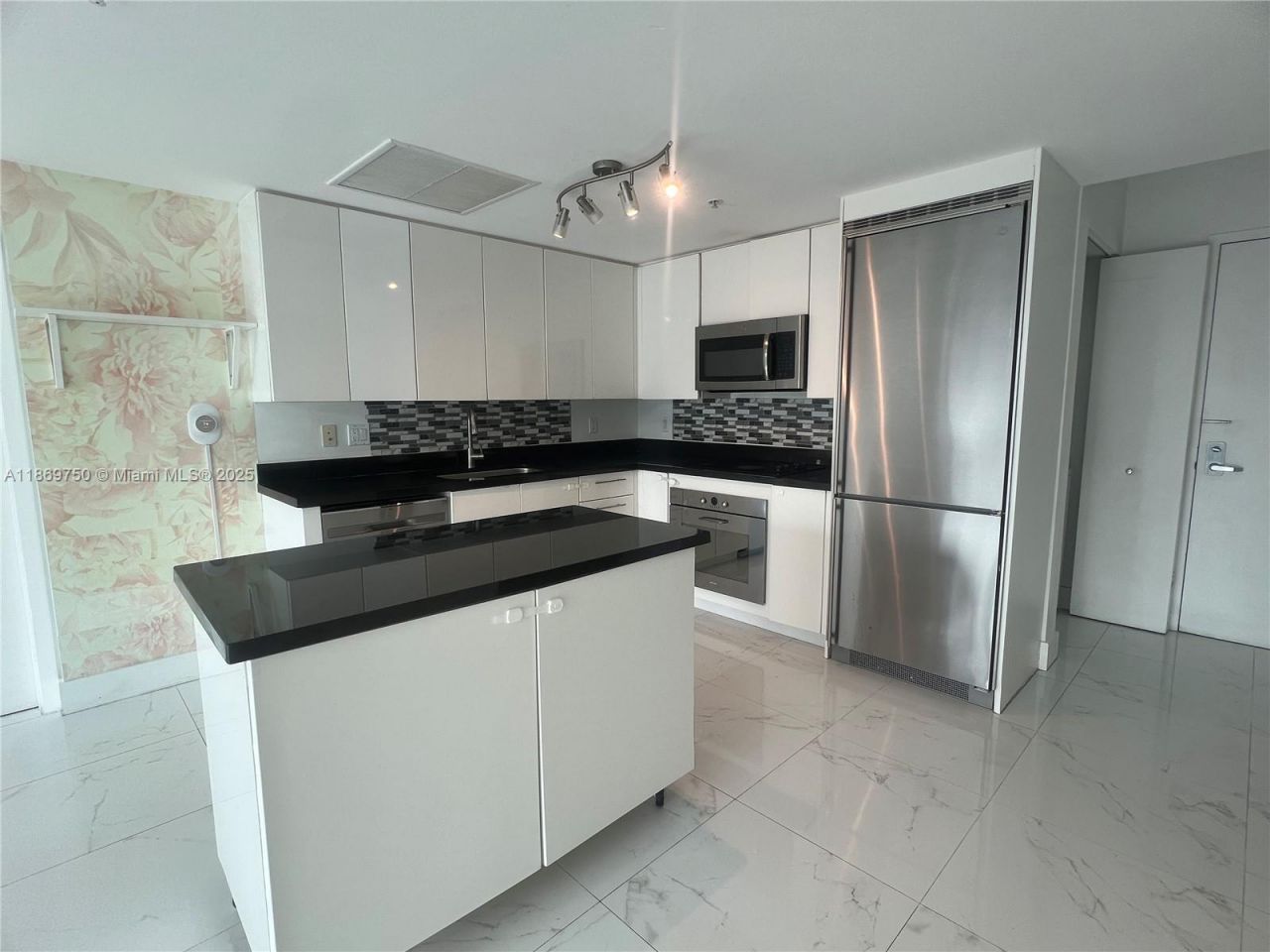 92 SW 3rd St, Unit 3803, Miami, FL 33130 Photo