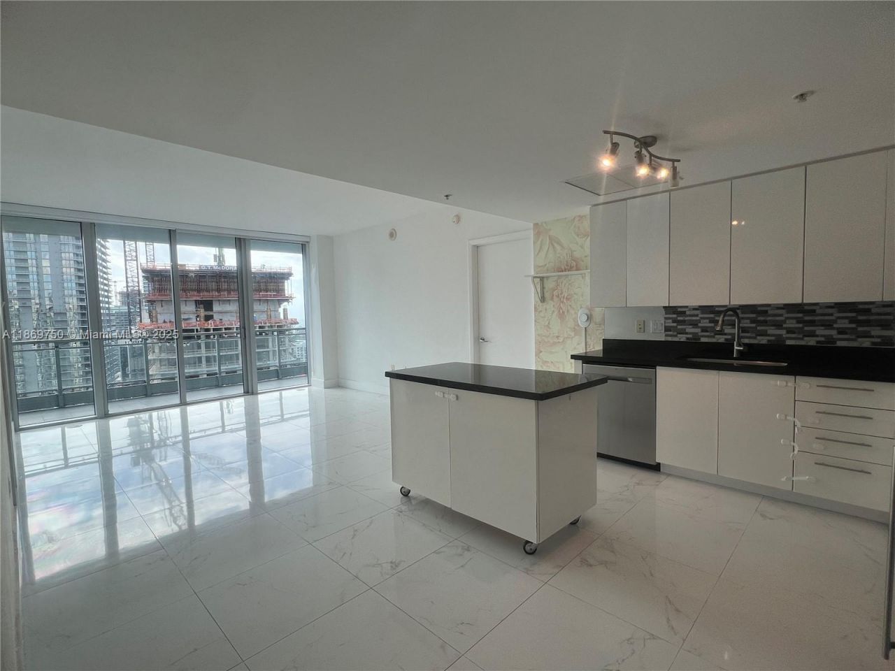 92 SW 3rd St, Unit 3803, Miami, FL 33130 Photo