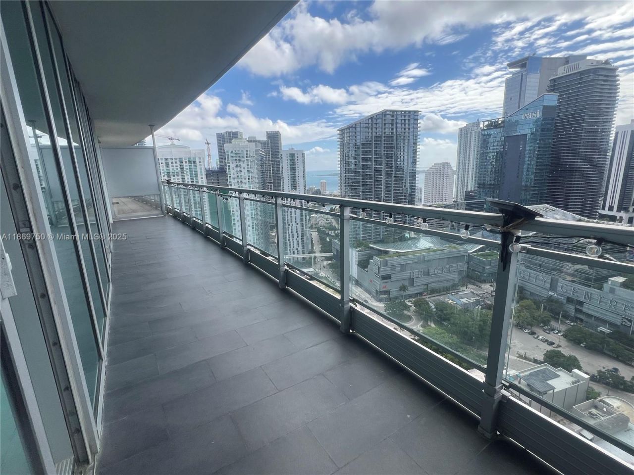 92 SW 3rd St, Unit 3803, Miami, FL 33130 Photo