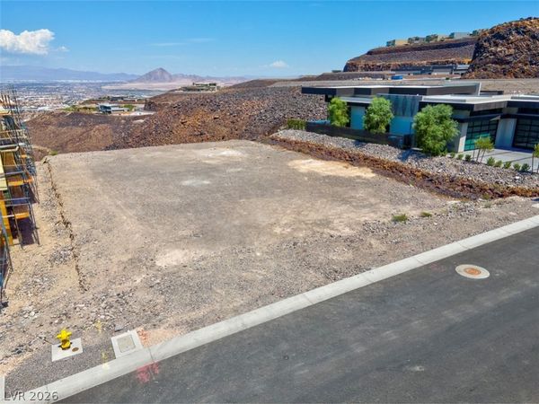 567 Rock Peak Drive, Henderson, NV 89012