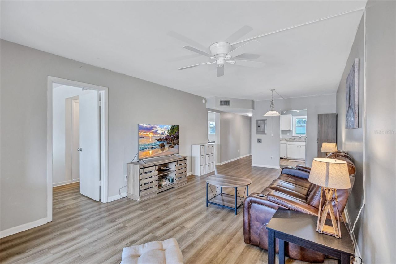 3125 36th Street N, Unit 208, Saint Petersburg, FL 33713 Photo