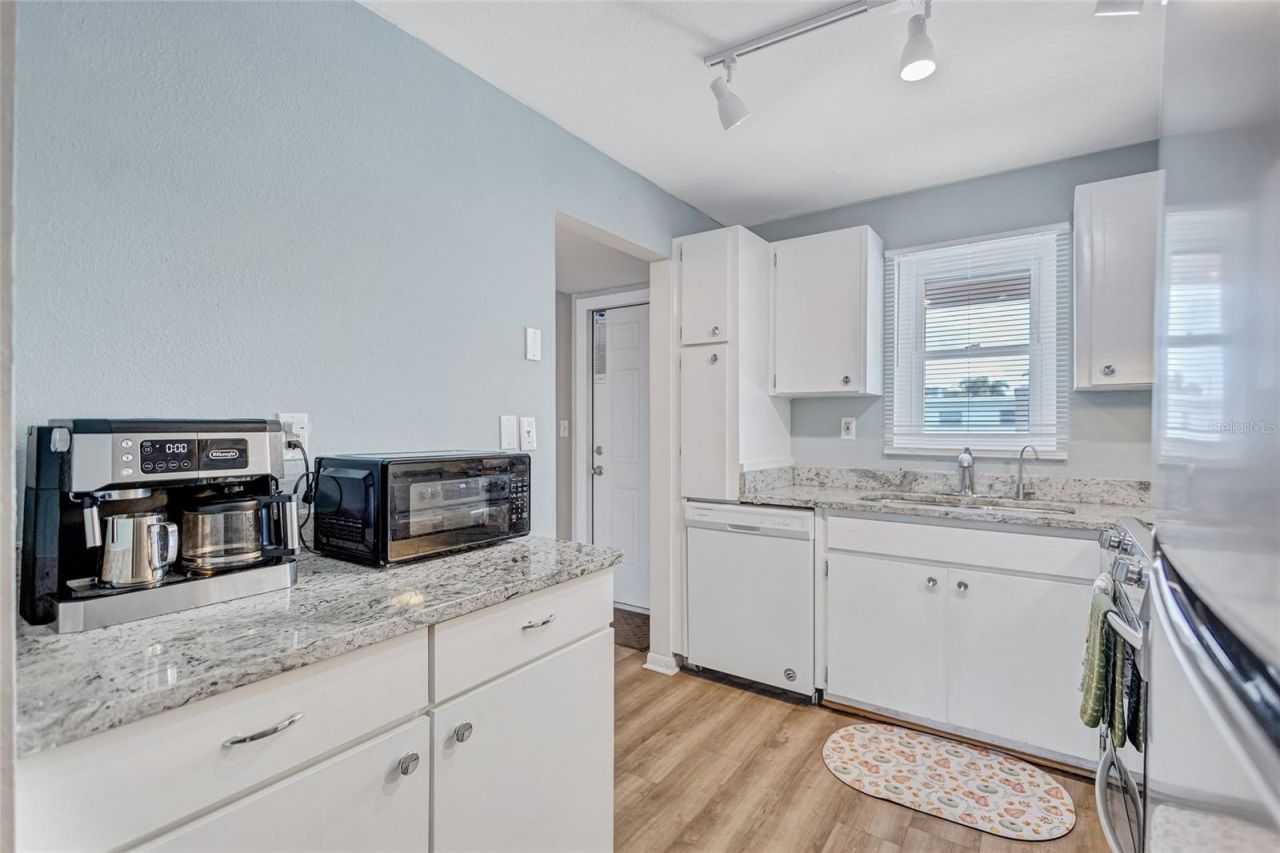 3125 36th Street N, Unit 208, Saint Petersburg, FL 33713 Photo