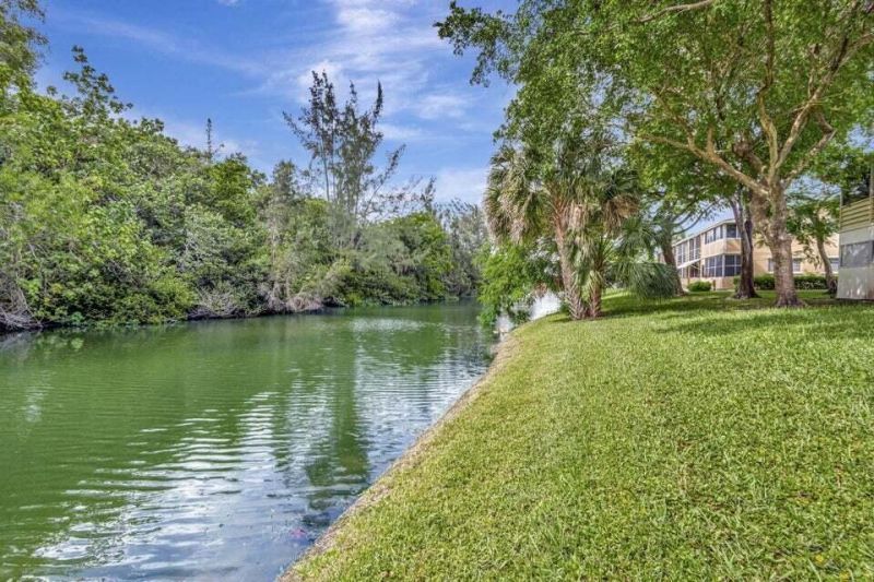 27 Camden B, West Palm Beach, FL 33417 Photo