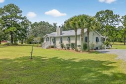 1570 Charity Church Road photo 4