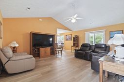 6019 Quinn Rd. photo 4