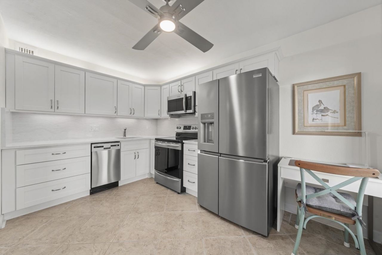 1250 Tennisplace Ct, Unit B24, Sanibel, FL 33957 Photo