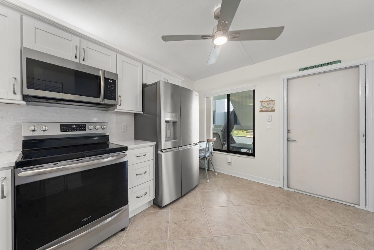 1250 Tennisplace Ct, Unit B24, Sanibel, FL 33957 Photo
