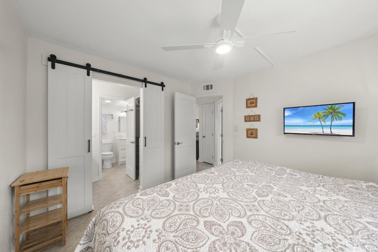 1250 Tennisplace Ct, Unit B24, Sanibel, FL 33957 Photo