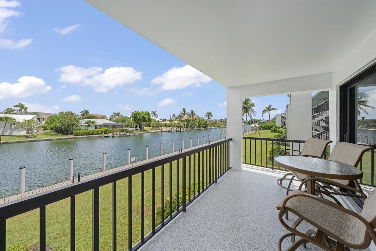 1250 Tennisplace Ct, Unit B24, Sanibel, FL 33957 Photo