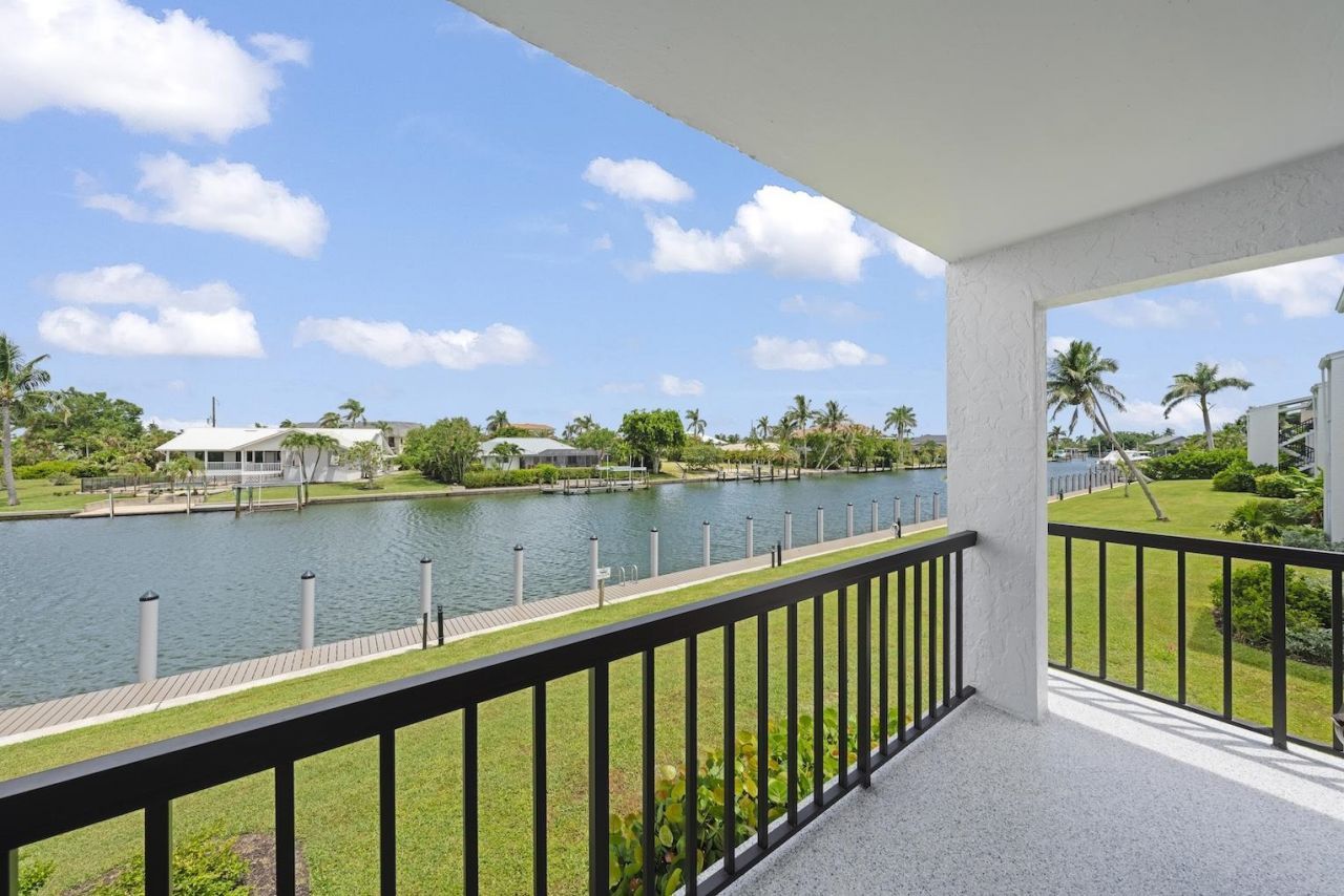 1250 Tennisplace Ct, Unit B24, Sanibel, FL 33957 Photo