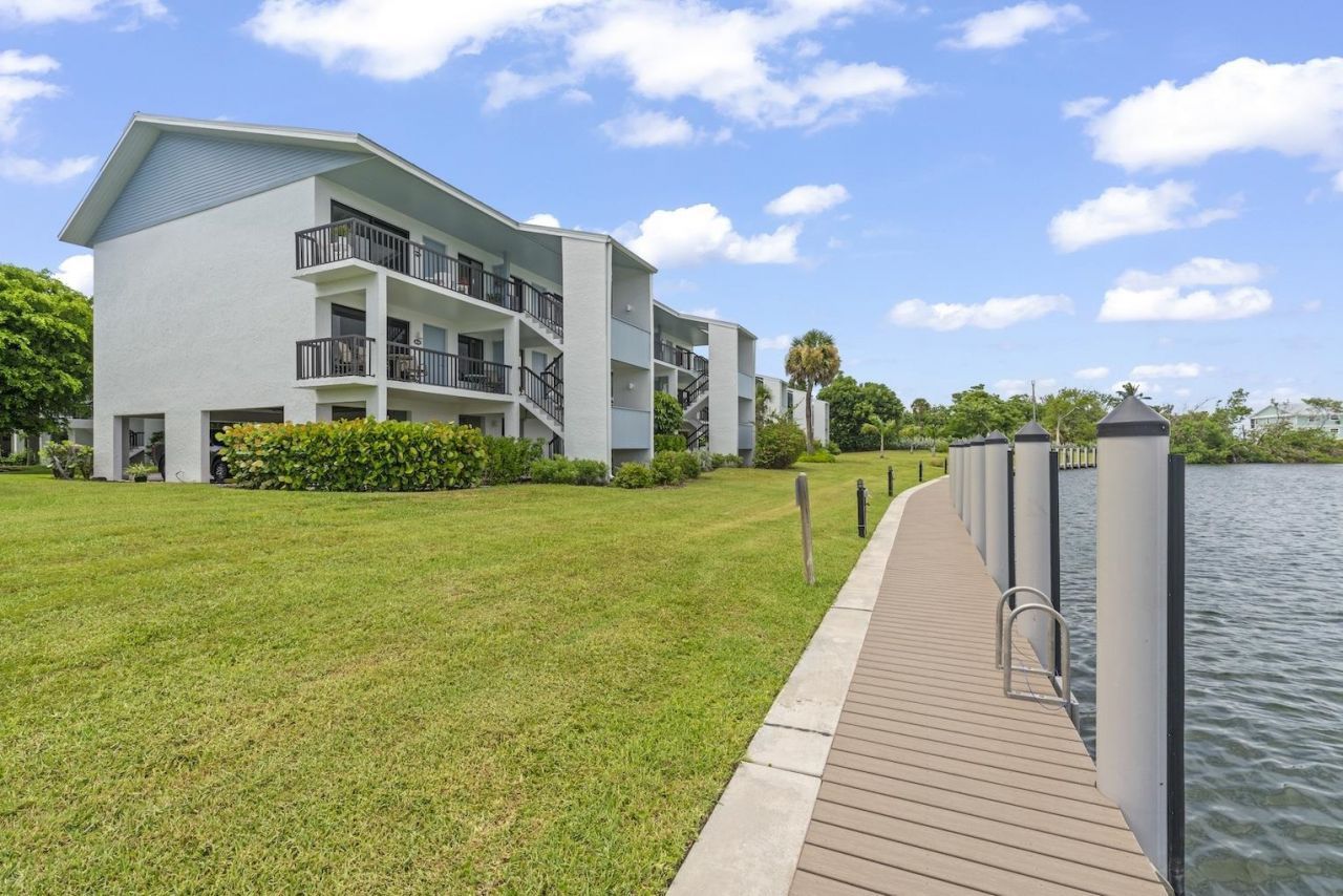 1250 Tennisplace Ct, Unit B24, Sanibel, FL 33957 Photo