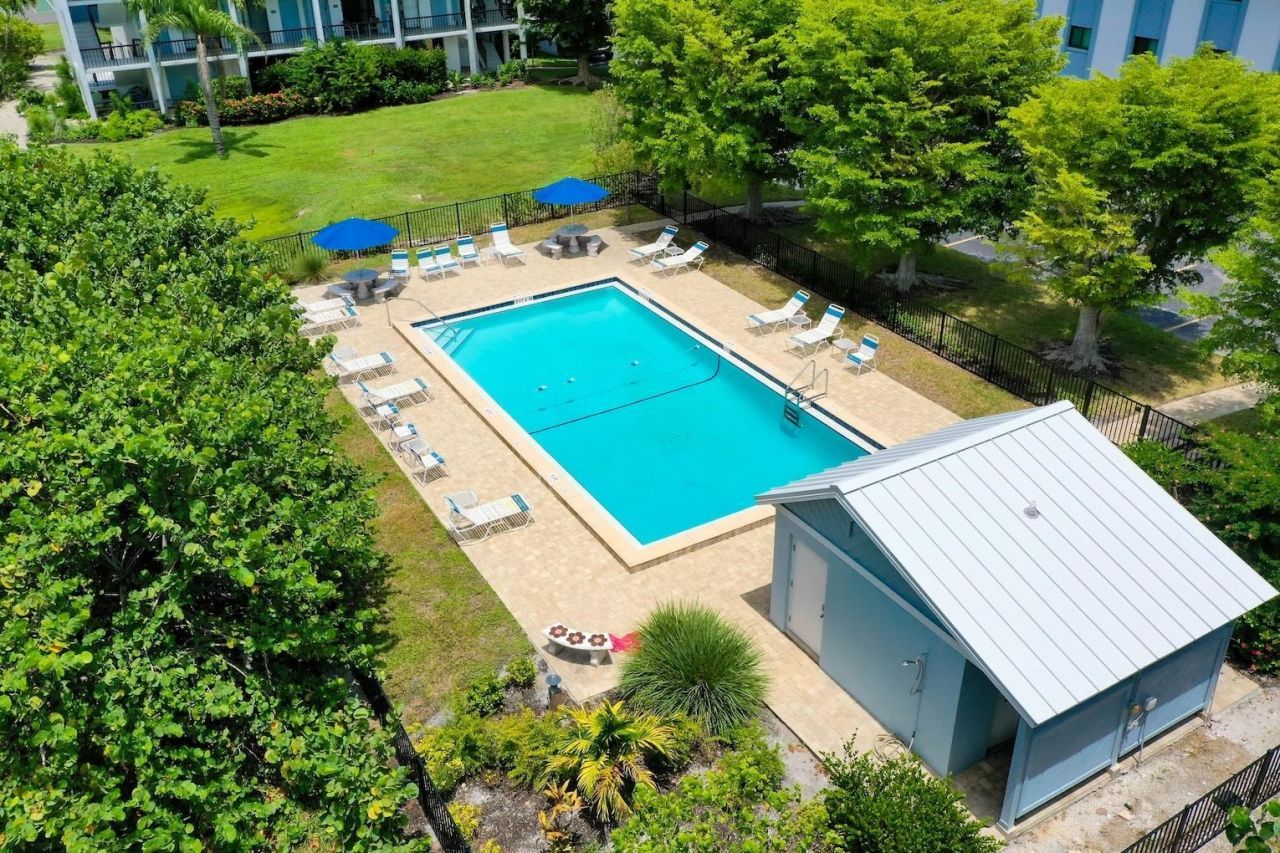 1250 Tennisplace Ct, Unit B24, Sanibel, FL 33957 Photo