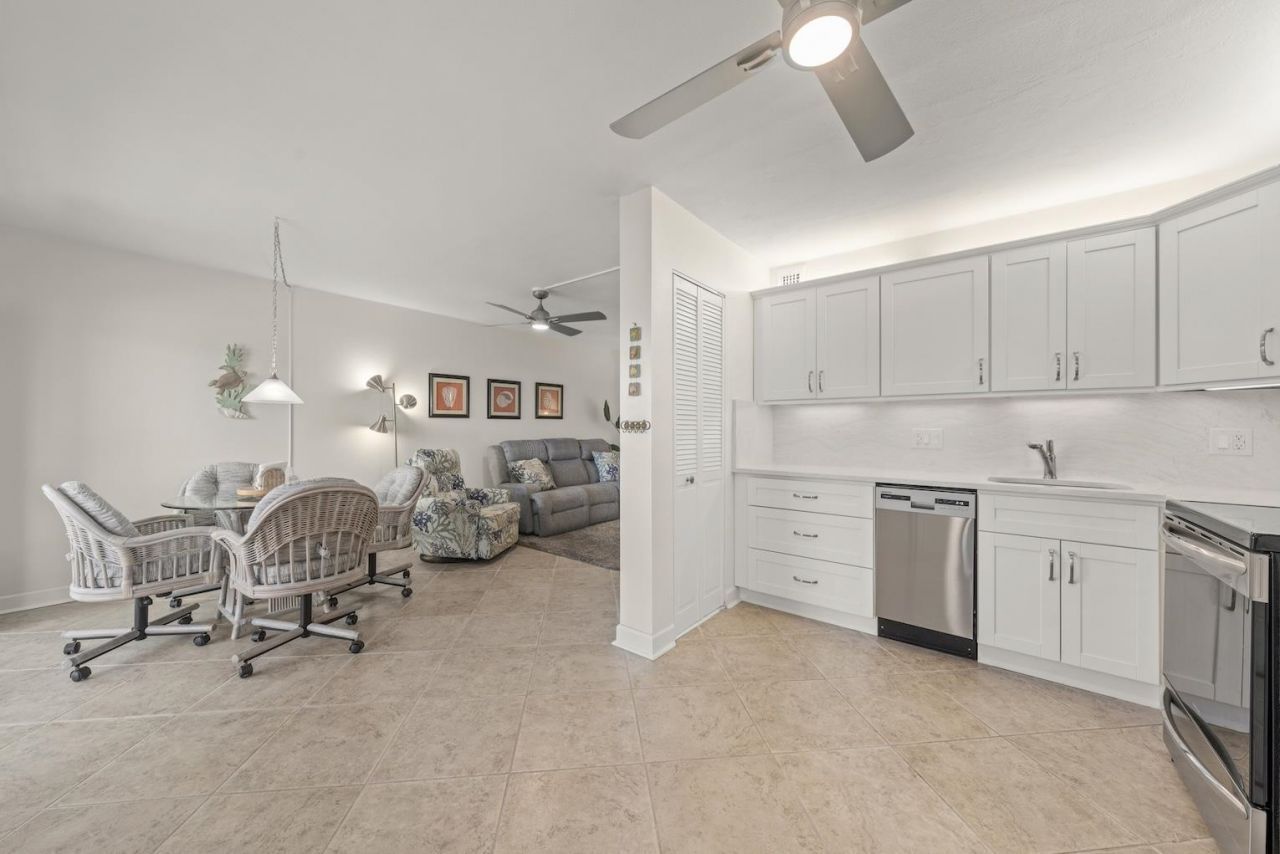 1250 Tennisplace Ct, Unit B24, Sanibel, FL 33957 Photo