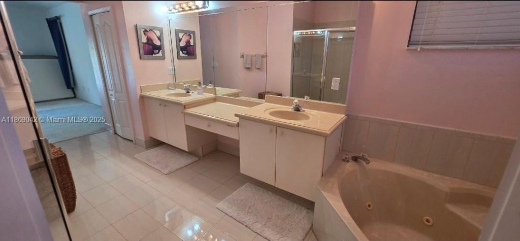 16448 SW 67th Ter, Miami, FL 33193 Photo