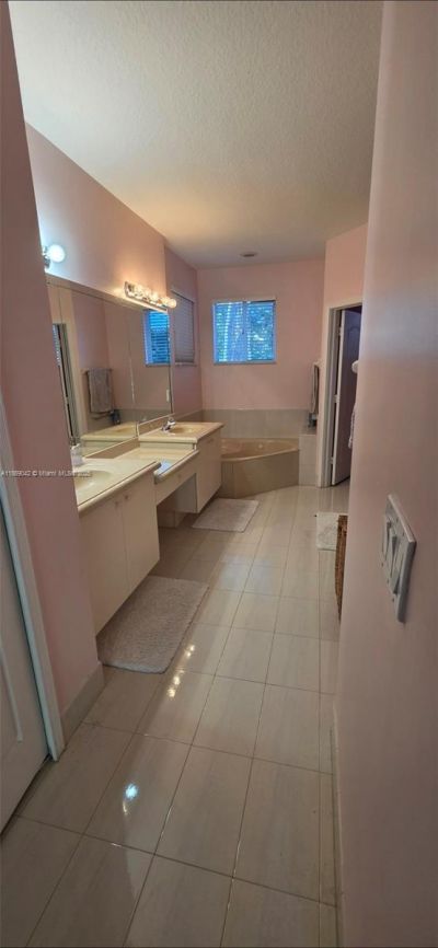 16448 SW 67th Ter, Miami, FL 33193 Photo