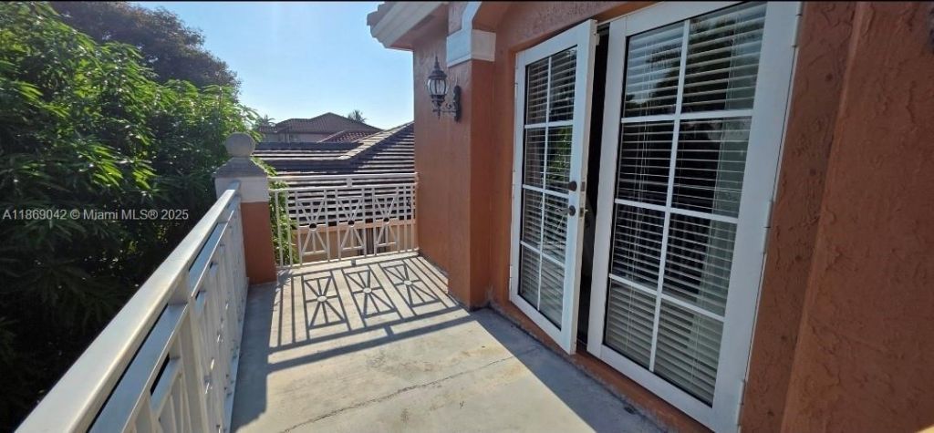 16448 SW 67th Ter, Miami, FL 33193 Photo