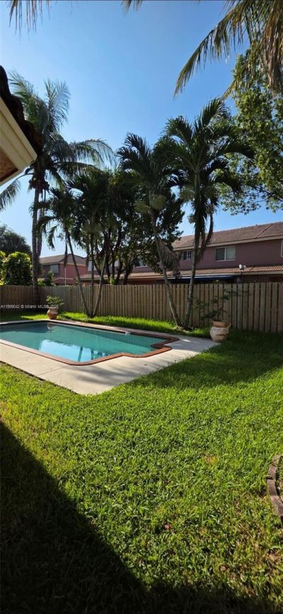 16448 SW 67th Ter, Miami, FL 33193 Photo