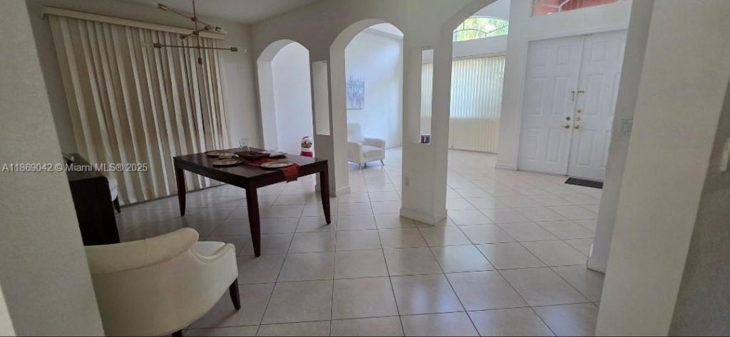 16448 SW 67th Ter, Miami, FL 33193 Photo