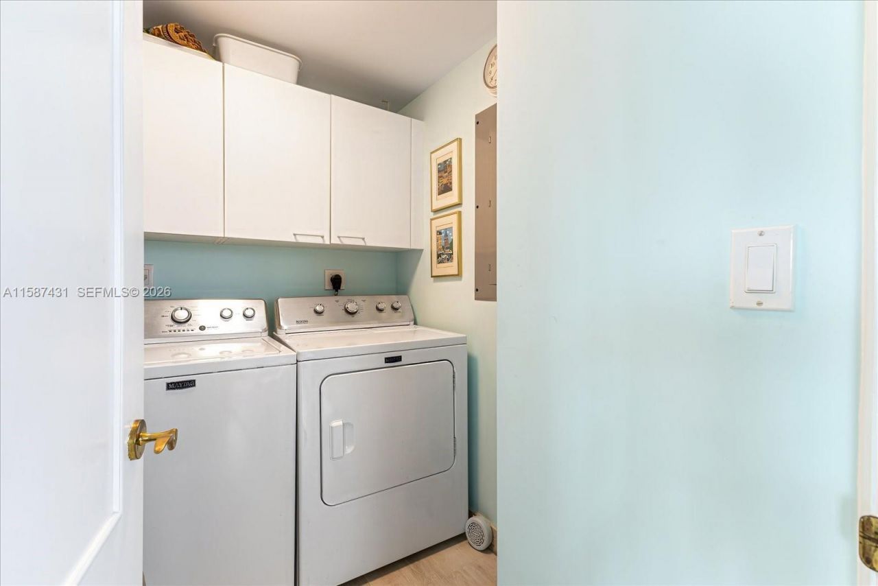 300 S Pointe Dr, Unit 1001, Miami Beach, FL 33139 Photo