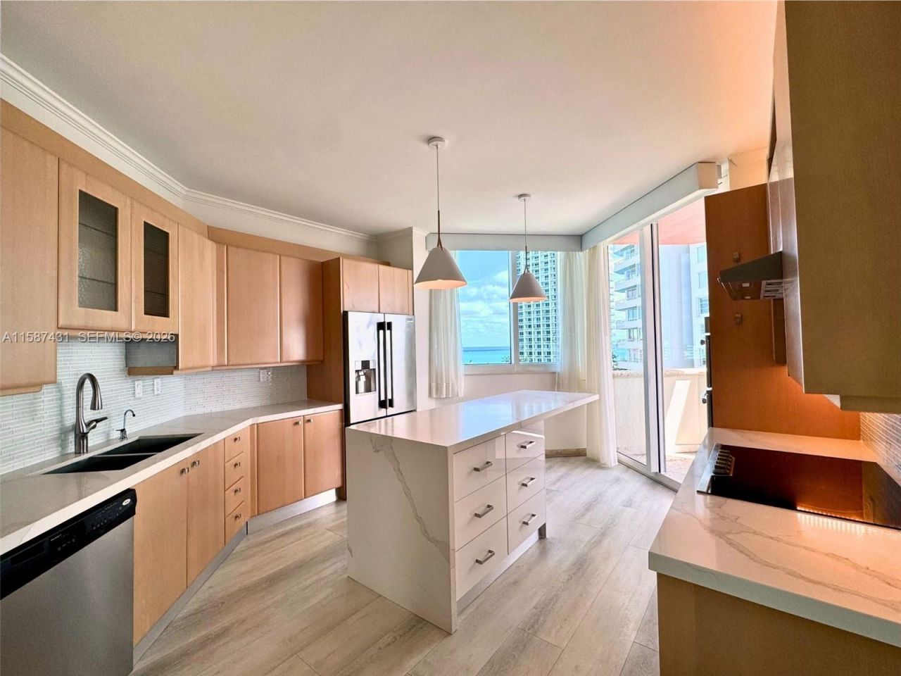 300 S Pointe Dr, Unit 1001, Miami Beach, FL 33139 Photo