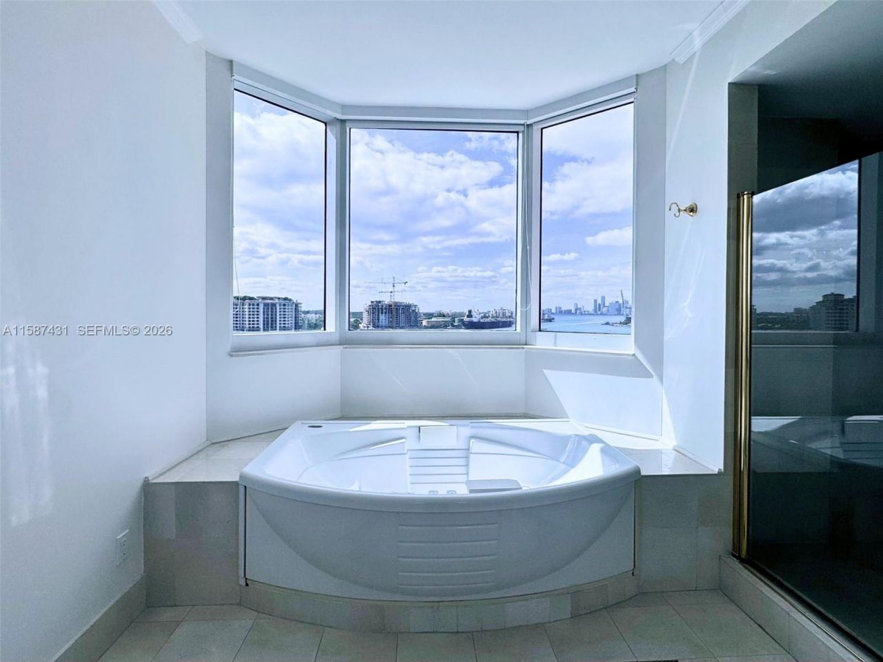 300 S Pointe Dr, Unit 1001, Miami Beach, FL 33139 Photo