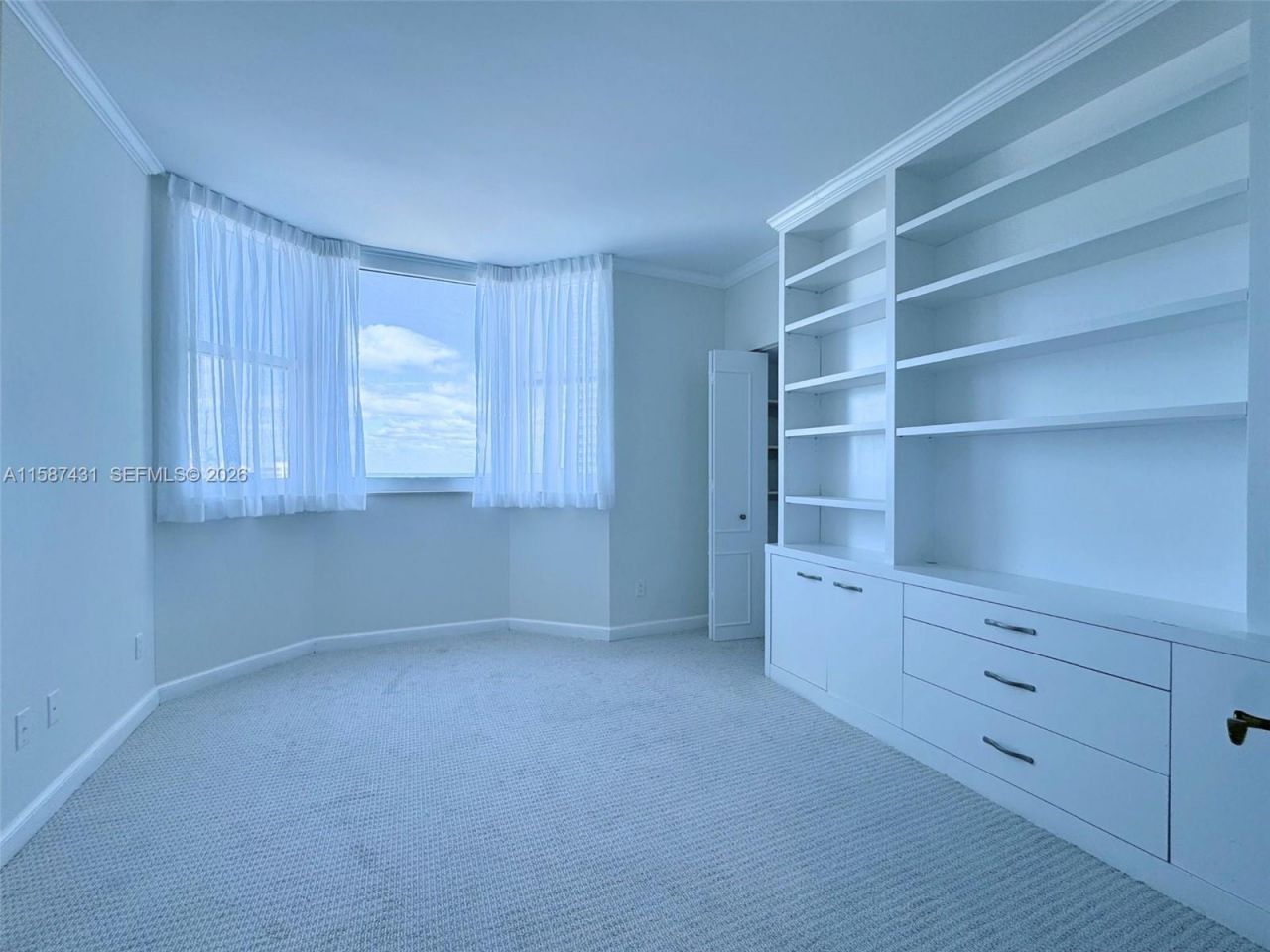 300 S Pointe Dr, Unit 1001, Miami Beach, FL 33139 Photo