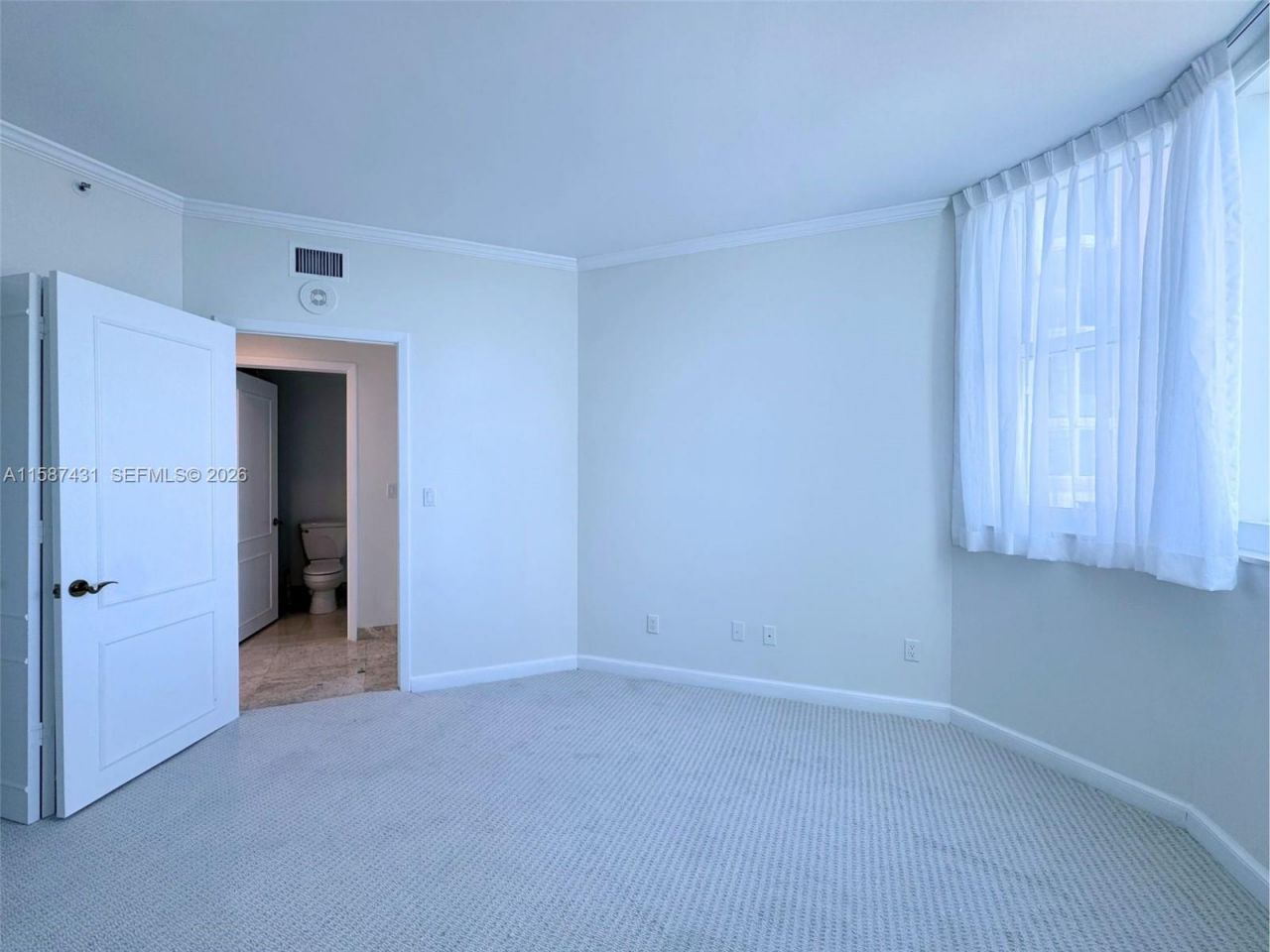 300 S Pointe Dr, Unit 1001, Miami Beach, FL 33139 Photo